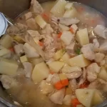 Bela čorba sa piletinom i povrćem 17 | Istaknuta slika 3/5 | Razno, povrće, i, pileće, meso, u, jednoj, šerpi