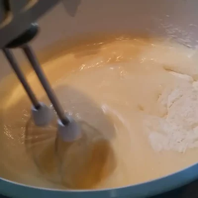 Carska pita | Dodavanje brašna | Postupak 4 | Slika 2/3