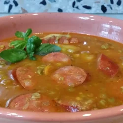 Grašak sa kobasicama