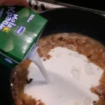 Špageti a la karbonara | Dodavanje ostalih namirnica | Postupak 4 | Slika 1/8