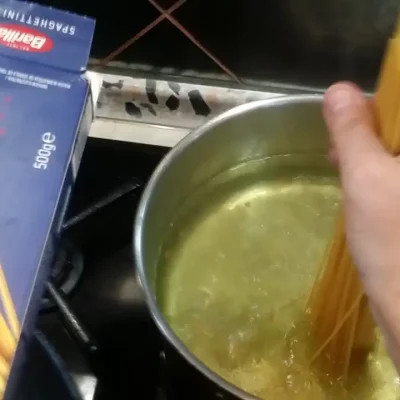 Špageti a la karbonara | Priprema špageta | Postupak 2 | Slika 2/3