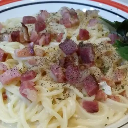 Špageti a la karbonara