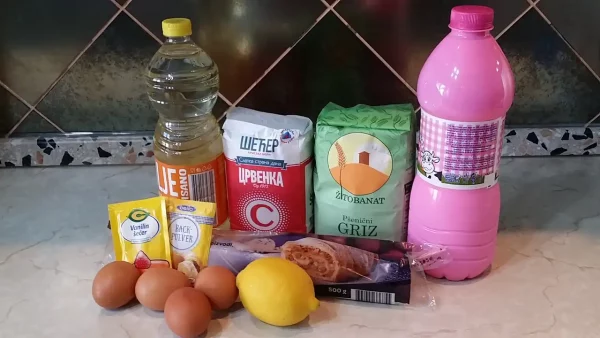 Pita sa grizom i limunom 1 | Istaknuta slika 4/4 | Lagana, i, sočna, tekstura, sa, osvežavajućim, ukusom, limuna