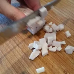 Rolovana seljačka pita sa piletinom | Priprema luka i pilećih prsa | Postupak 1 | Slika 4/8