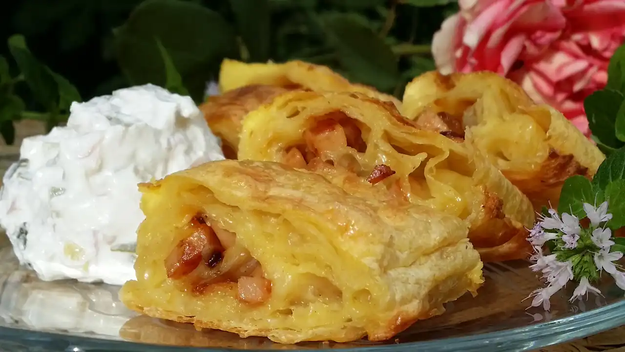 Rolovana seljačka pita sa piletinom- Istaknuta slika