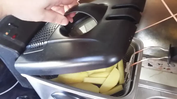 Domaći krompir iz friteze 10 | Istaknuta slika 3/4 | Tajna, za, savršen, hrskav, spolja, a, mekan, iznutra, krompir