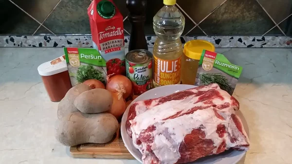 Svinjska rebra iz rerne 42 | Istaknuta slika 4/4 | Pečena, rebra, sa, krompirom, i, crnim, lukom, u, marinadi, od, senfa, i, meda