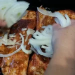 Svinjska rebra iz rerne | Dodavanje ostalih sastojaka | Postupak 3 | Slika 3/13