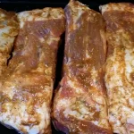 Svinjska rebra iz rerne 85 | Istaknuta slika 3/4 | Pečena, rebra, sa, krompirom, i, crnim, lukom, u, marinadi, od, senfa, i, meda