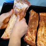 Svinjska rebra iz rerne | Mariniranje mesa | Postupak 2 | Slika 4/7