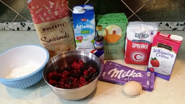 Šumska vila kolač | 4/4 Šumska vila kolač 2 | Istaknuta slika 4/4 | Kocka, crvenih, plodova, šume, akcent, ukusa, prirode