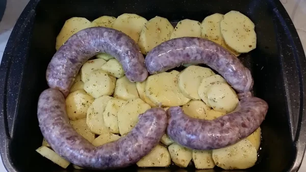 Domaće kobasice sa pekarskim krompirom 13 | Istaknuta slika 3/4 | Idealna, garnitura, za, savršen, ručak