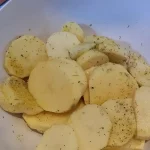 Domaće kobasice sa pekarskim krompirom | Priprema krompira | Postupak 1 | Slika 6/6