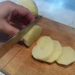 Domaće kobasice sa pekarskim krompirom | Priprema krompira | Postupak 1 | Slika 1/6