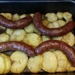 Domaće kobasice sa pekarskim krompirom | Pečenje  | Postupak 3 | Slika 6/6