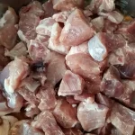 Gulaš od svinjetine | Dodavanje mesa  | Postupak 3 | Slika 2/4