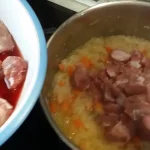 Gulaš od svinjetine | Dodavanje mesa  | Postupak 3 | Slika 1/4