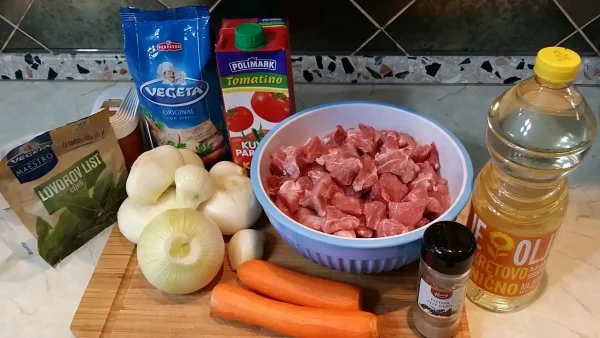 Gulaš od svinjetine 2 | Istaknuta slika 4/4 | Bogatstvo, sočnog, mesa, i, aromatičnog, povrća, idealan, izbor, za, hladne, dane