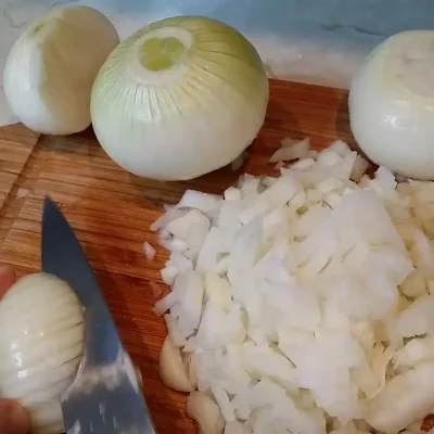 Gulaš od svinjetine | Priprema povrća | Postupak 1 | Slika 1/2