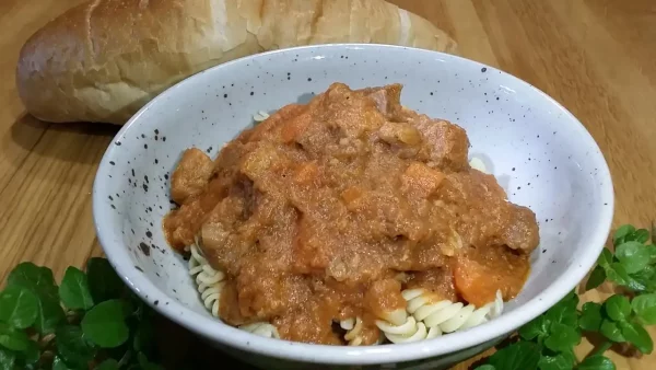 Gulaš od svinjetine | Istaknuta slika 1/4 | Bogatstvo, sočnog, mesa, i, aromatičnog, povrća, idealan, izbor, za, hladne, dane