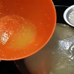 Svinjska kolenica sa povrćem iz rerne | Priprema kolenice i povrća za pečenje | Postupak 4 | Slika 10/12