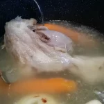 Svinjska kolenica sa povrćem iz rerne | Priprema kolenice i povrća za pečenje | Postupak 4 | Slika 2/12