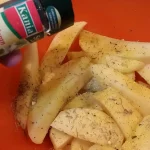 Svinjska kolenica sa povrćem iz rerne | priprema krompira | Postupak 3 | Slika 6/7