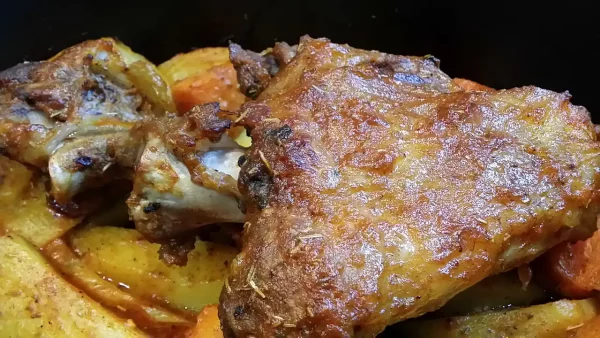 Svinjska kolenica sa povrćem iz rerne 7 | Istaknuta slika 2/4 | Meso, koje, će, vas, naterati, da, zaboravite, na, sve, dijete