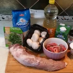 Svinjski medaljoni u sosu od pečuraka 1 | Istaknuta slika 4/4 | Sočni, file, u, obliku, medaljona, u, kremastom, sosu