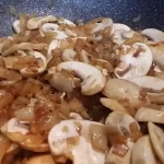 Svinjski medaljoni u sosu od pečuraka | Priprema povrća | Postupak 3 | Slika 6/8