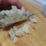 Svinjski medaljoni u sosu od pečuraka | Priprema povrća | Postupak 3 | Slika 1/8