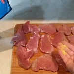 Svinjski medaljoni u sosu od pečuraka | Priprema filea | Postupak 1 | Slika 2/6