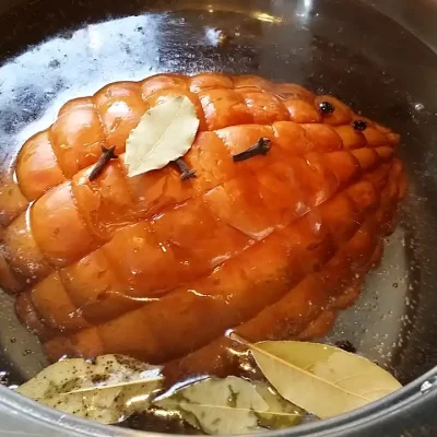 Barena dimljena šunka u mrežici | Kuvanje šunke | Postupak 3 | Slika 1/3