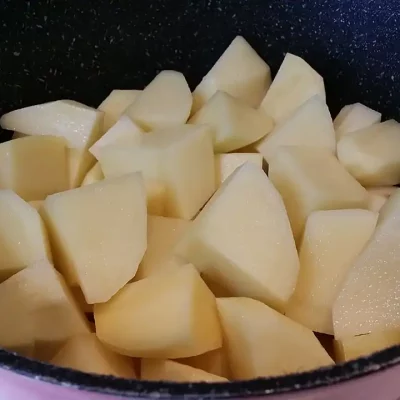 Bareni krompir sa peršunom | Priprema krompira | Postupak 1 | Slika 3/3