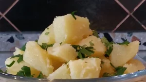 Bareni krompir sa peršunom