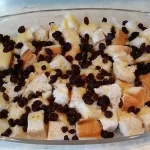 Kolač od starog hleba | Dodavanje margarina i suvog voća | Postupak 2 | Slika 5/5