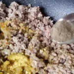 Musaka sa mlevenim mesom i krompirom | Priprema mesa | Postupak 1 | Slika 9/10