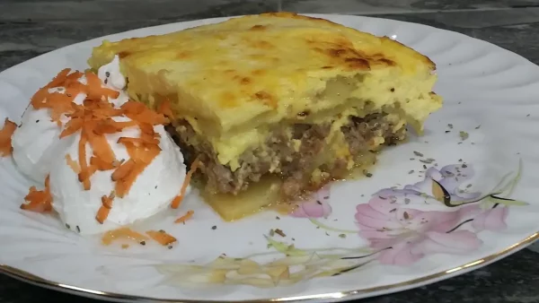 Musaka sa mlevenim mesom i krompirom 4 | Istaknuta slika 1/4 | Sloj, po, sloj, u, njoj, ima, više, ljubavi, nego, u, vašim, omiljenim, sapunicama