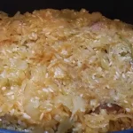 Podvarak sa suvim mesom | Ređanje kupusa i mesa u tepsiji | Postupak 4 | Slika 5/7