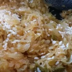 Podvarak sa suvim mesom | Dodavanje začina i pirinča | Postupak 3 | Slika 6/6