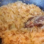 Podvarak sa suvim mesom | Dodavanje začina i pirinča | Postupak 3 | Slika 4/6