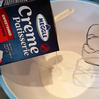 Rozen torta sa Milka čokoladom | Priprema slatke pavlake | Postupak 4 | Slika 1/3