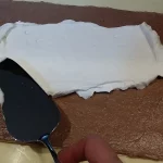 Rozen torta sa Milka čokoladom | Ređanje torte | Postupak 5 | Slika 6/9