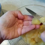 Voćna torta sa ananasom i višnjama | Priprema voća | Postupak 2 | Slika 5/5