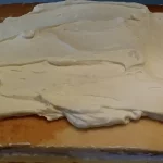 Voćna torta sa ananasom i višnjama | Ređanje torte | Postupak 5 | Slika 11/12