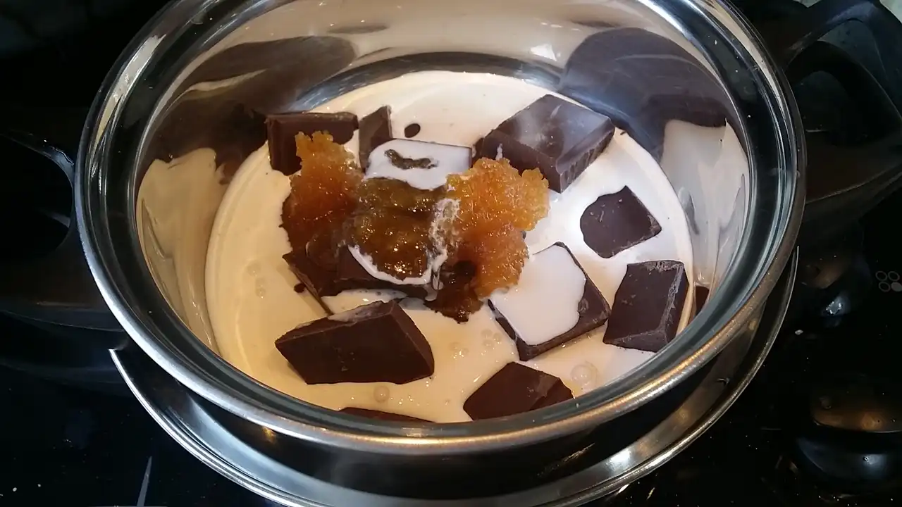 Čokoladna glazura za kolač ili tortu