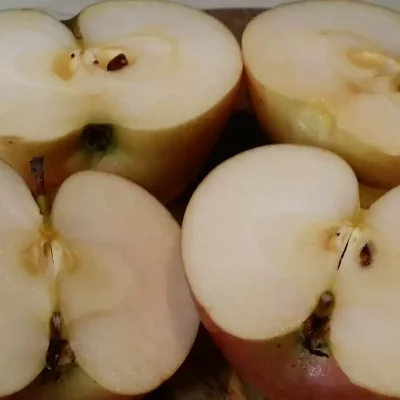 Kolač sa jabukama i džemom od smokve | Priprema jabuka | Postupak 1 | Slika 1/2