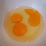 Mramorni kolač sa kupinama | Priprema jaja za patišpan | Postupak 1 | Slika 1/4