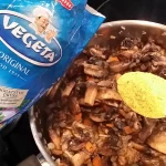 Posne punjene paprike sa pečurkama | Dinstanje povrća | Postupak 3 | Slika 8/10