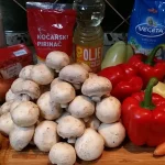 Posne punjene paprike sa pečurkama 4 | Istaknuta slika 4/4 | 7, neodoljivih, –, paprika, pečurka, pirinač, krompir, i, šargarepa, u, balansu, paradajz, sosa, i, luka